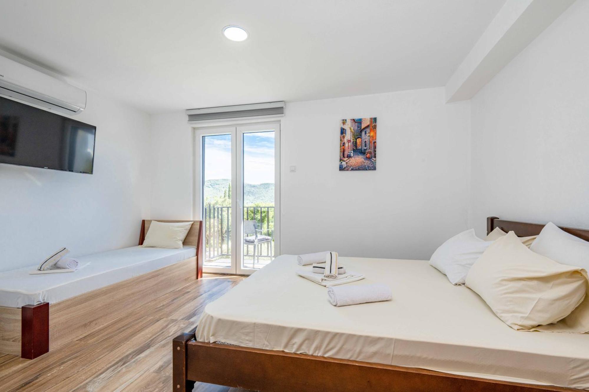 Sumice Inn Petrovac Ngoại thất bức ảnh