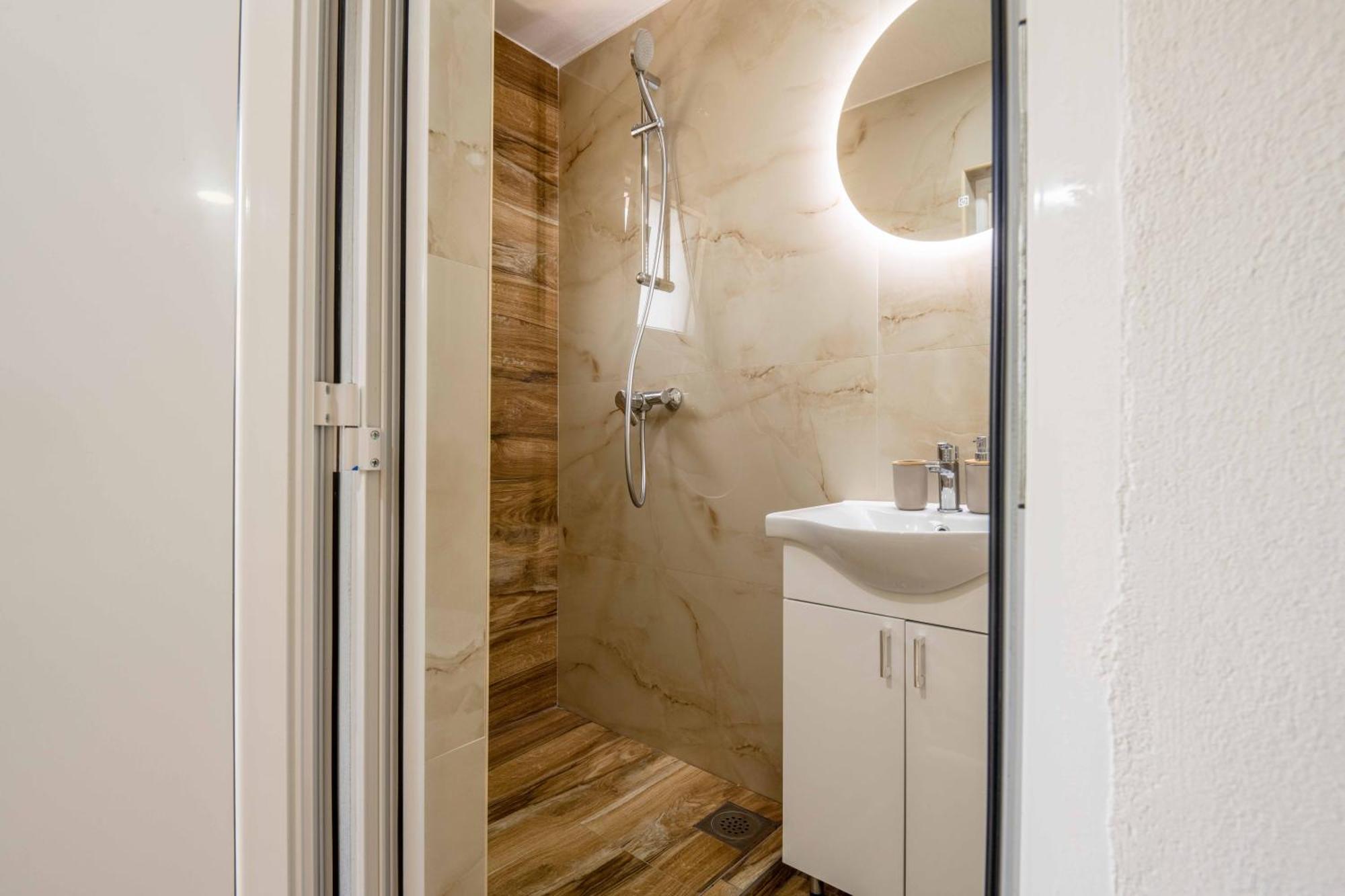 Sumice Inn Petrovac Ngoại thất bức ảnh